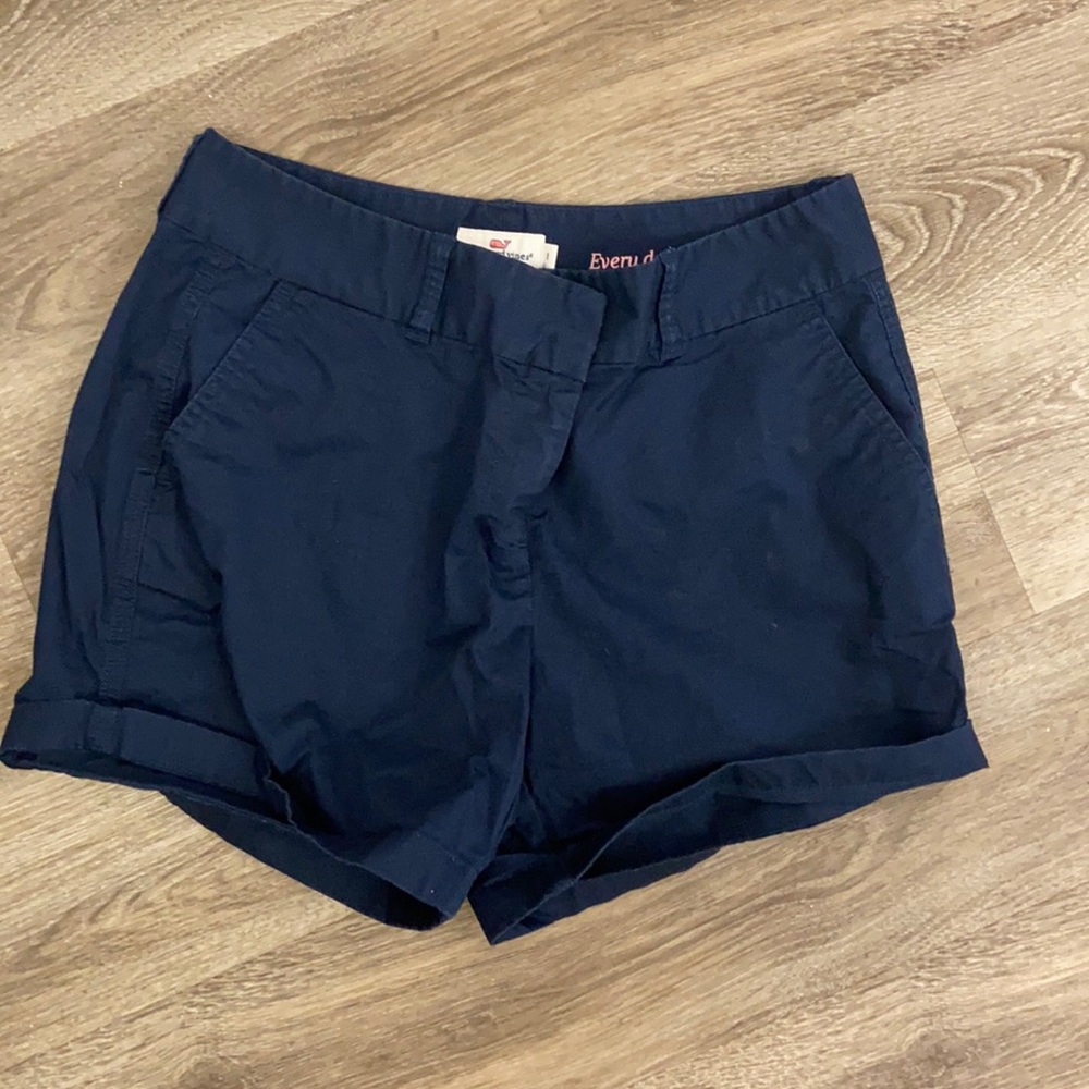 Vineyard vines blue shorts